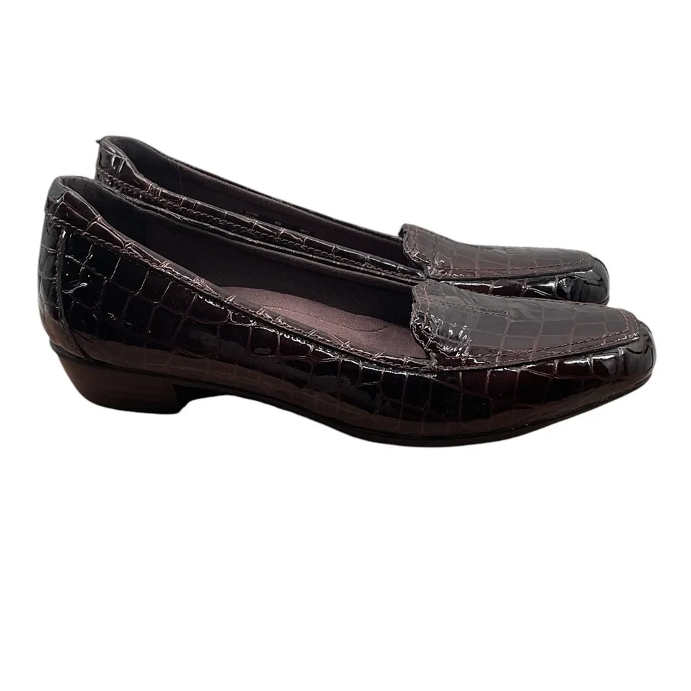 Clarks everyday loafers